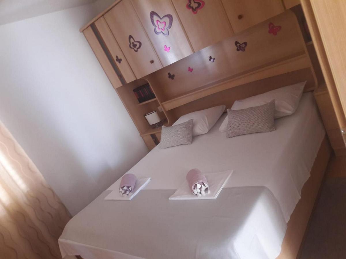 Apartman Kristina Trogir Eksteriør bilde